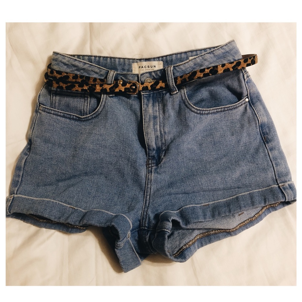 High-waisted mom shorts